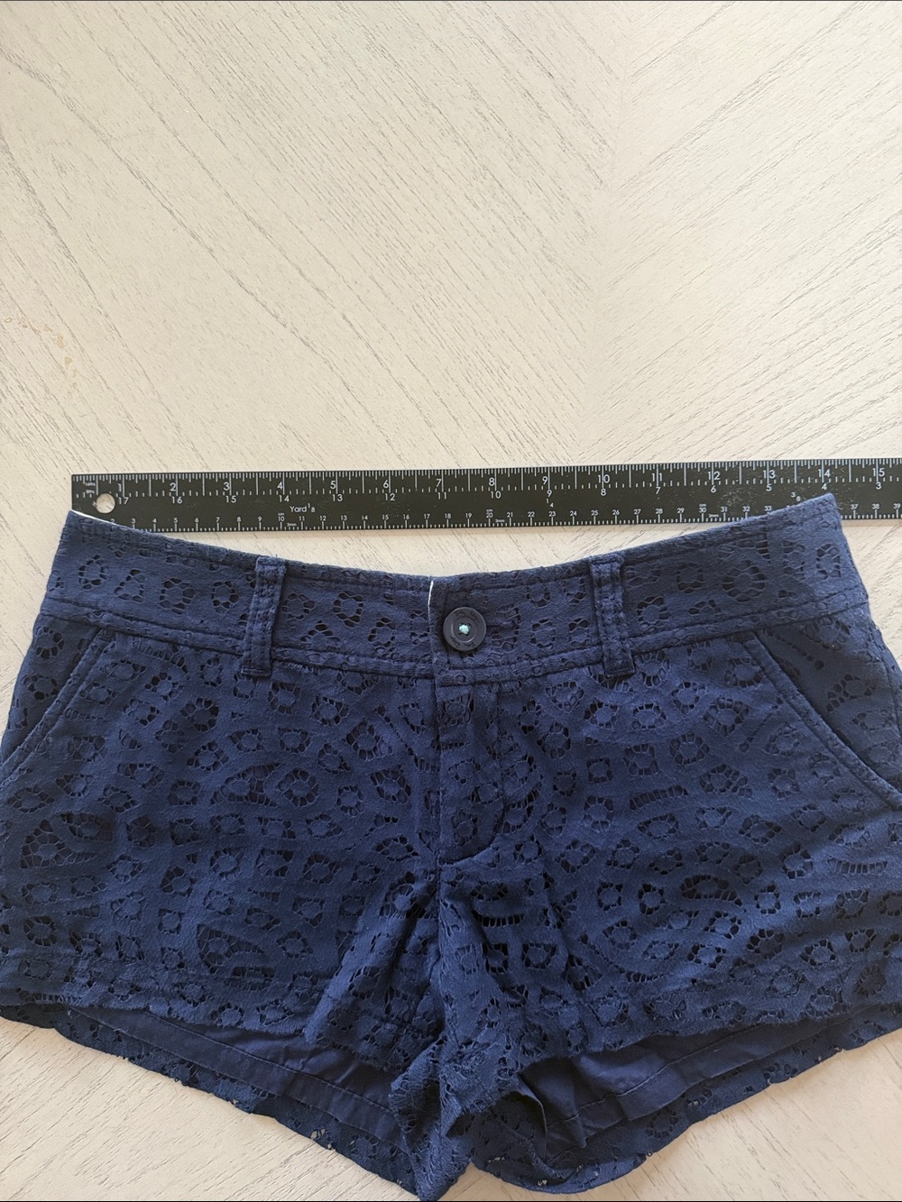 Lilly Pulitzer Navy Walsh Eyelet Lace Shorts Size 0 Cotton Flat Front - [PH1108] - Picture 3 of 7